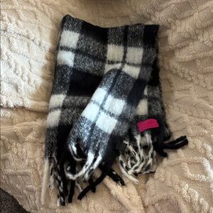 Betsy Johnson Plaid Black and White Scarf